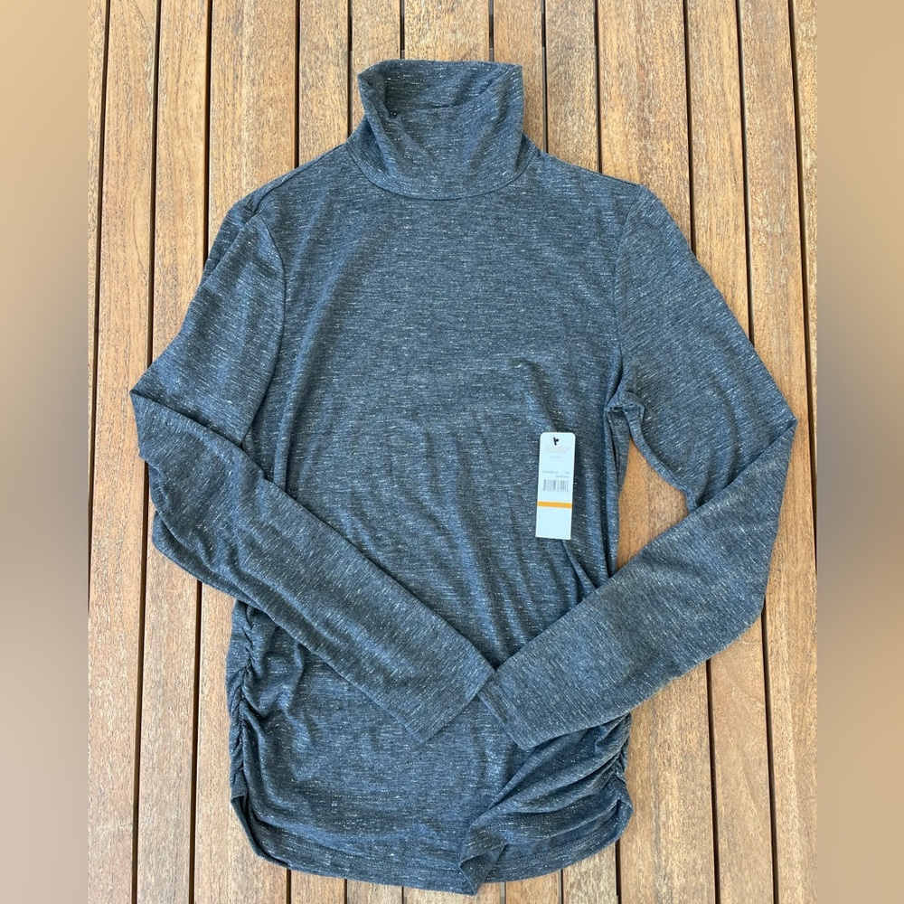 Laundry by Shelli Segal Grey and silver sparkle turtleneck ⭐️ NWT XS ⭐️